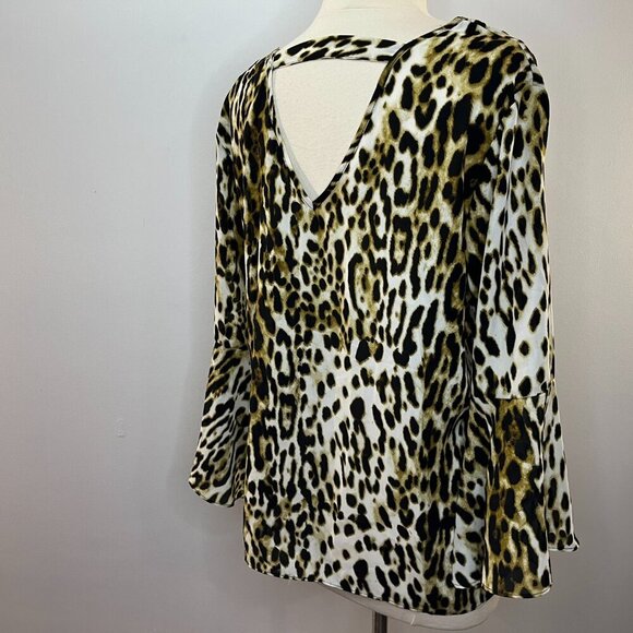 COUNTERPARTS Women's Leopard Bell Sleeve Blouse - Size Large - NWT $48 - Picture 3 of 4